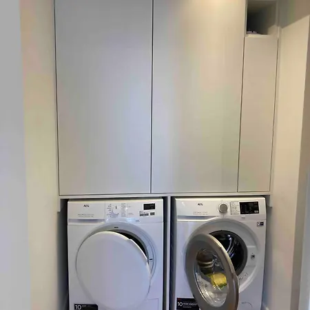 Stylish, Modern With Two Bedrooms, Located In The Vibrant Heart Of T110 Daire *