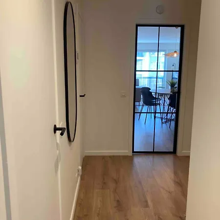 Stylish, Modern With Two Bedrooms, Located In The Vibrant Heart Of T110 *