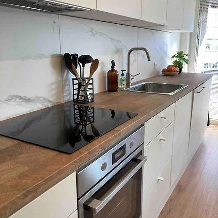 Stylish, Modern With Two Bedrooms, Located In The Vibrant Heart Of T110 * Ostenda